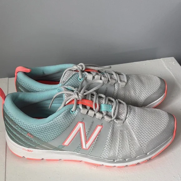 New Balance Women's Silver & Coral Athletic Sneakers with Teal Lining size 8.5 - Picture 2 of 7